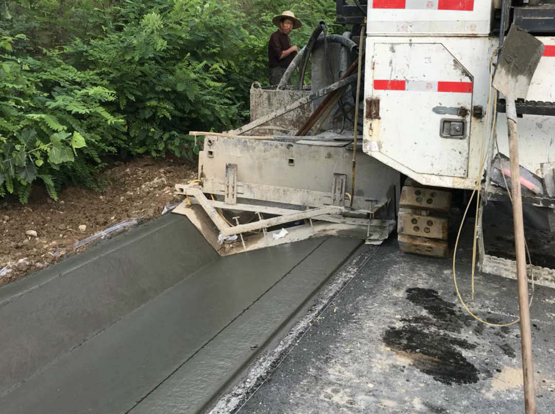 甘肅慶陽(yáng)排水溝.jpg 甘肅慶陽(yáng)排水溝.jpg